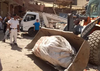 الجيزة تداهم مخازن الفرز والخردة المخالفة بالطالبية.. إزالة ومصادرة المضبوطات