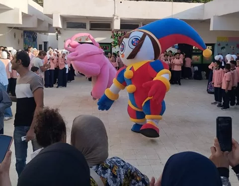 أجواء مبهجة ودباديب.. مدرسة براعم 15 مايو تستقبل طلابها في أول أيام الدراسة