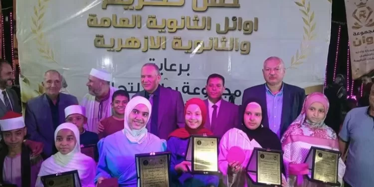وكيل تعليم أسيوط يشهد تكريم أوائل الشهادات العامة والأزهرية بالبداري