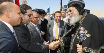 محافظ بني سويف يودع البابا تواضروس في ختام جولته الرعوية بالصعيد