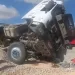 تعطل حركة المرور بالطريق الصحراوي إثر انقلاب تريلا محملة بالزلط بمنطقة أبيس