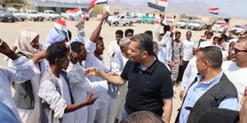 محافظ البحر الأحمر يزور الشلاتين ويتفقد المشروعات الخدمية بالمدينة