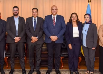 محافظ الإسكندرية يبحث مع «تنظيم الاتصالات» تعزيز التعاون المشترك