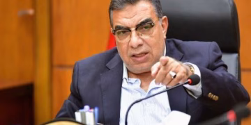 محافظ الدقهلية يحيل رئيسي «طلخا» و«ميت الكرماء» للتحقيق بسبب إهدار المال العام