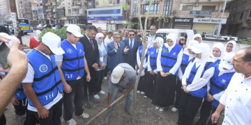 محافظ الدقهلية يزرع شجرة.. في إطار المبادرة الرئاسية «100 مليون شجرة»