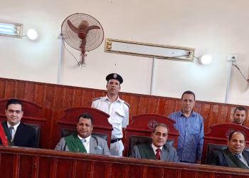 جنايات المنيا تعاقب متهمًا بالسجن المشدد 10 سنوات لسرقته دراجة بخارية وهاتفين و750 جنيهًا بالإكراه في العدوة