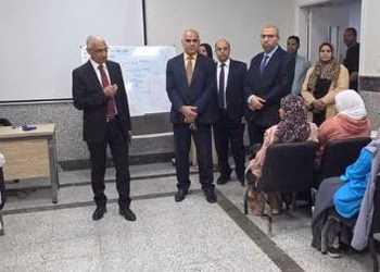 رئيس جامعة جنوب الوادي الأهلية يتفقد سير العملية التعليمية ويُجري حوارًا مفتوحًا مع الطلاب